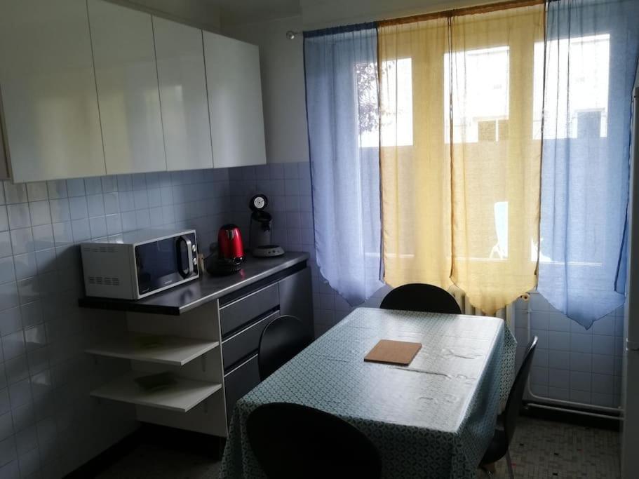 Appartement Dans Villa Pau Buitenkant foto
