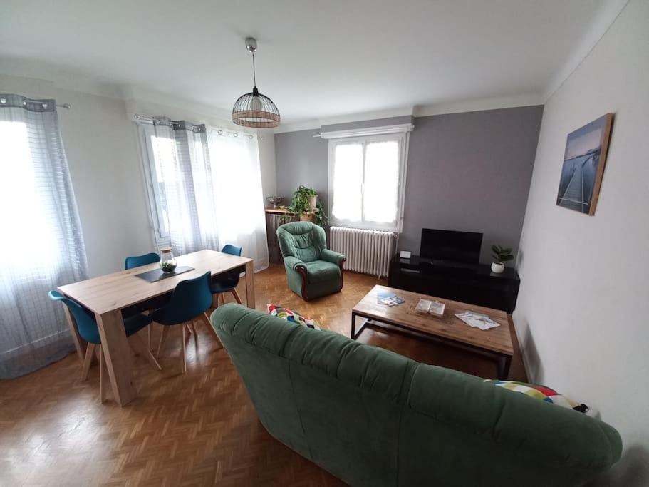 Appartement Dans Villa Pau Buitenkant foto